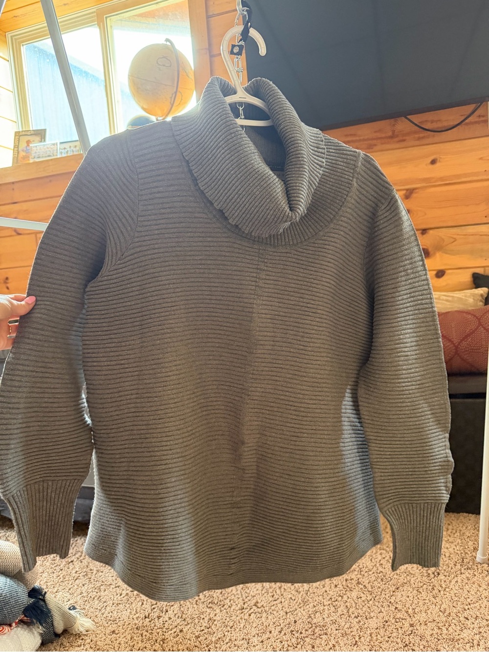 Cozy Ribbed Turtleneck Sweater - gray